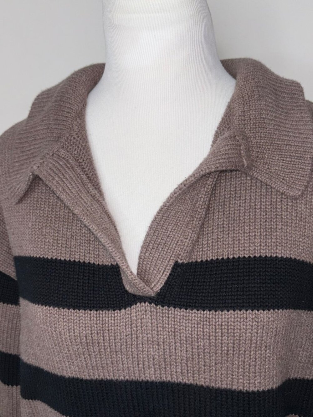 Gap Brown Stripe Cotton V-Neck Polo Sweater Size L Petite - Picture 5 of 12